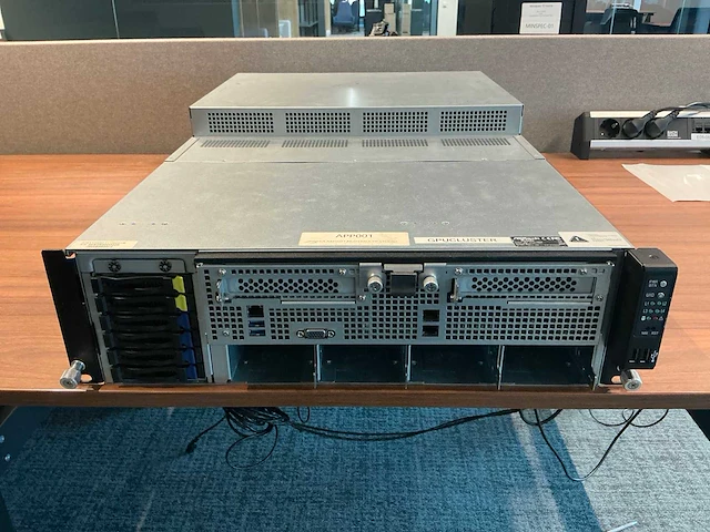 Asrock gpu cluster - afbeelding 1 van  10