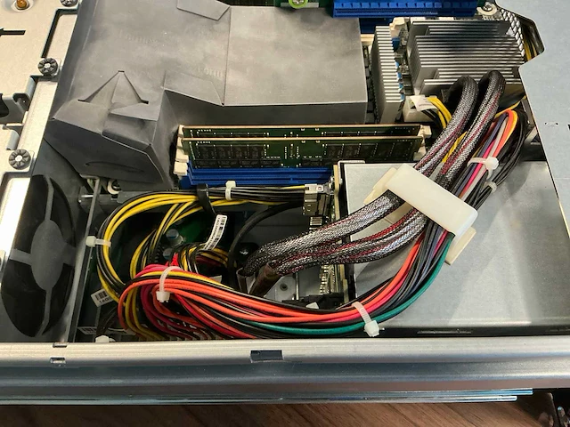 Asrock gpu cluster - afbeelding 9 van  10