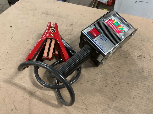 Associated 6092 battery tester - afbeelding 2 van  4