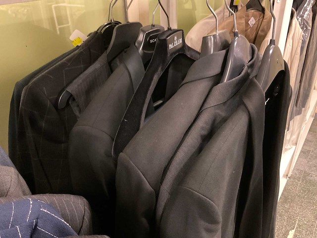 Assorti colberts/pantalons/gillets - afbeelding 3 van  3