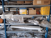 Assortiment auto onderdelen en toebehoren - afbeelding 8 van  31