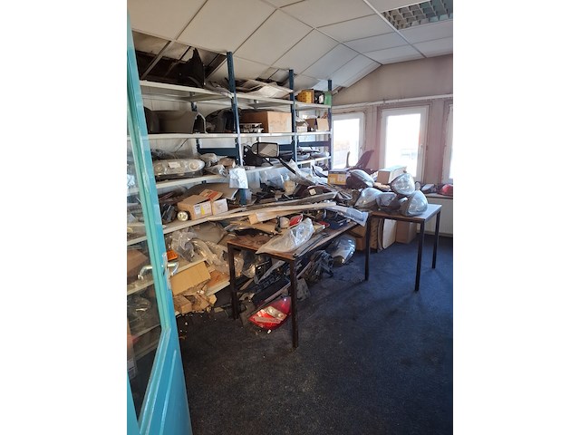 Assortiment auto onderdelen en toebehoren - afbeelding 1 van  31