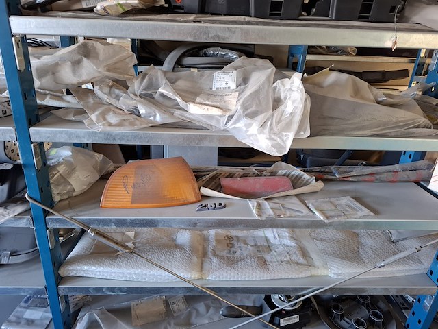 Assortiment auto onderdelen en toebehoren - afbeelding 13 van  31