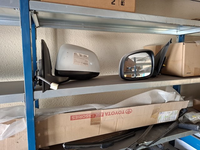 Assortiment auto onderdelen en toebehoren - afbeelding 21 van  31