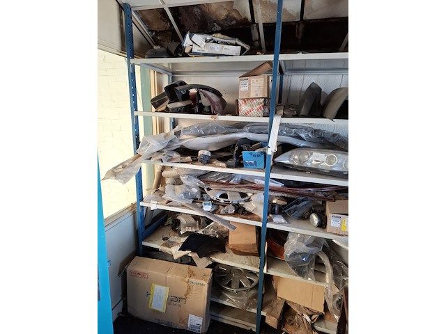 Assortiment auto onderdelen en toebehoren - afbeelding 23 van  31