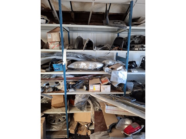 Assortiment auto onderdelen en toebehoren - afbeelding 26 van  31