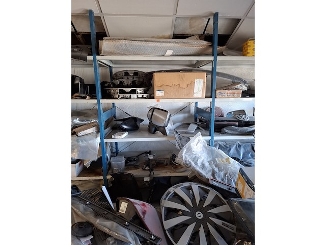 Assortiment auto onderdelen en toebehoren - afbeelding 27 van  31