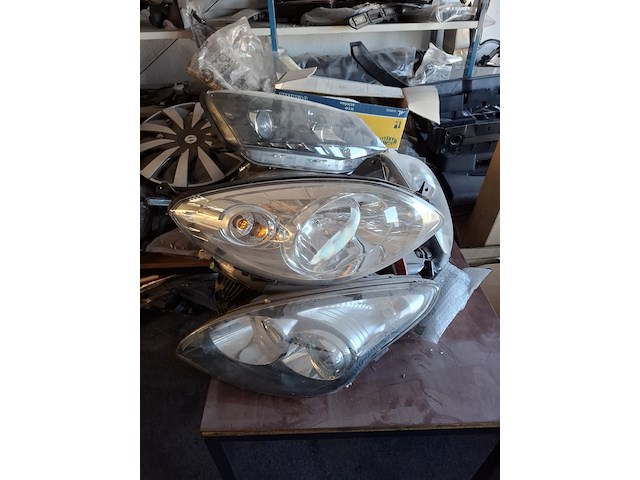 Assortiment auto onderdelen en toebehoren - afbeelding 29 van  31