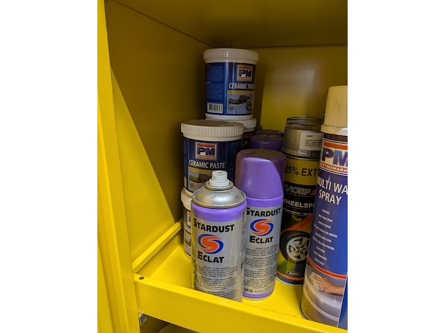 Assortiment auto vloeistoffen en reinigingsmiddelen - afbeelding 4 van  31