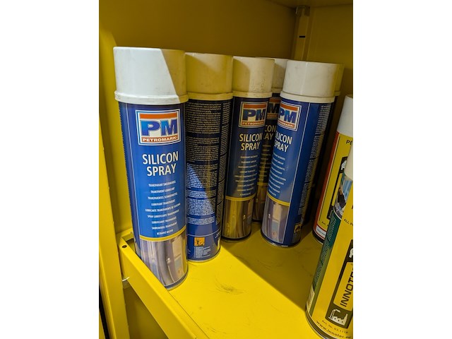 Assortiment auto vloeistoffen en reinigingsmiddelen - afbeelding 7 van  31
