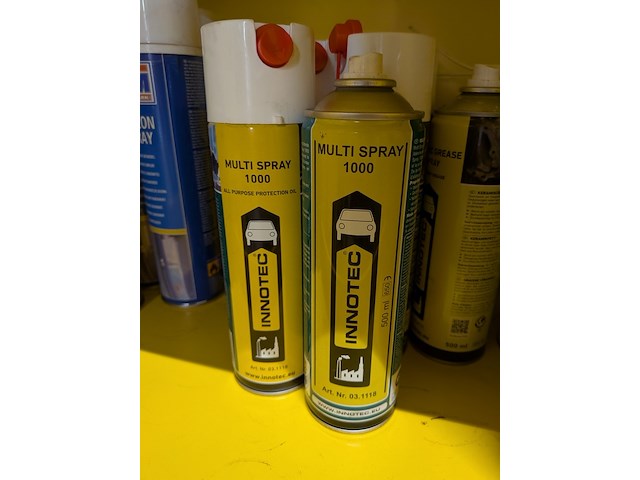 Assortiment auto vloeistoffen en reinigingsmiddelen - afbeelding 9 van  31