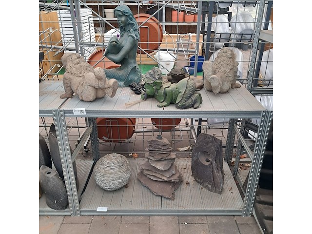 Assortiment beelden en waterornamenten o.a. ubbink - afbeelding 17 van  44