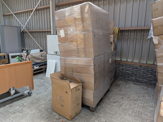 Assortiment beschermende uitrusting, active gear, active gear, m safe, anne o'leary - afbeelding 1 van  19