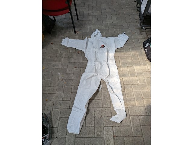 Assortiment beschermende uitrusting, active gear, active gear, m safe, anne o'leary - afbeelding 16 van  19