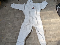 Assortiment beschermende uitrusting, active gear, active gear, m safe, anne o'leary - afbeelding 16 van  19