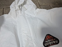 Assortiment beschermende uitrusting, active gear, active gear, m safe, anne o'leary - afbeelding 18 van  19