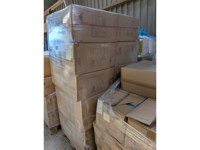 Assortiment beschermende uitrusting o.a. active gear, bouwjaar 2019 - afbeelding 3 van  18