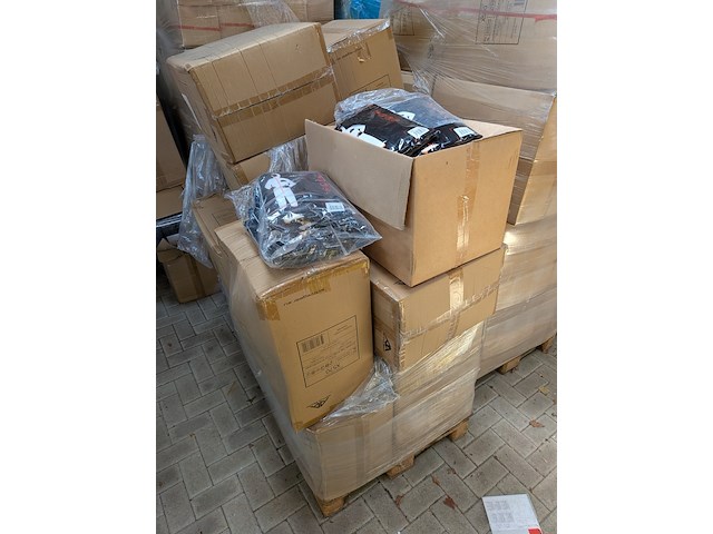 Assortiment beschermende uitrusting o.a. active gear, bouwjaar 2019 - afbeelding 12 van  18