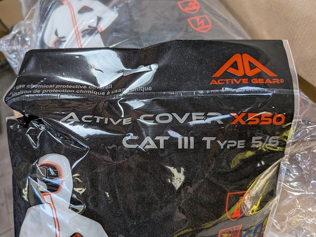 Assortiment beschermende uitrusting o.a. active gear, bouwjaar 2019 - afbeelding 15 van  18