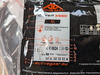 Assortiment beschermende uitrusting o.a. active gear, bouwjaar 2019 - afbeelding 16 van  18