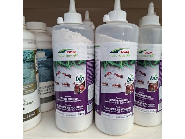 Assortiment bestrijdingsmiddelen o.a. dcm, pokon - afbeelding 3 van  19