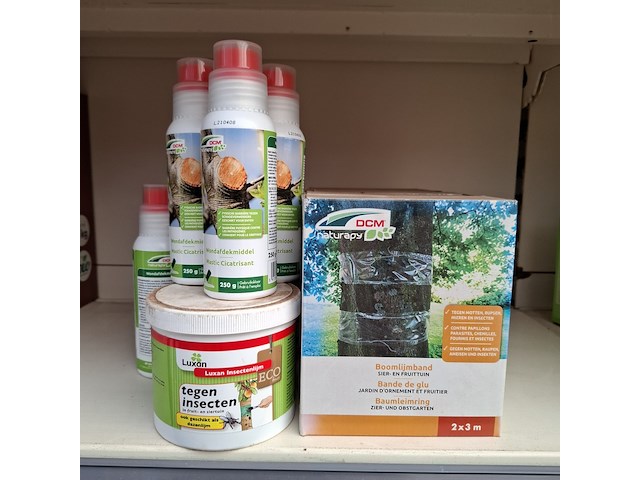 Assortiment bestrijdingsmiddelen o.a. dcm, pokon - afbeelding 5 van  19