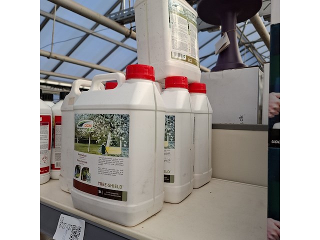 Assortiment bestrijdingsmiddelen o.a. dcm, pokon - afbeelding 16 van  19