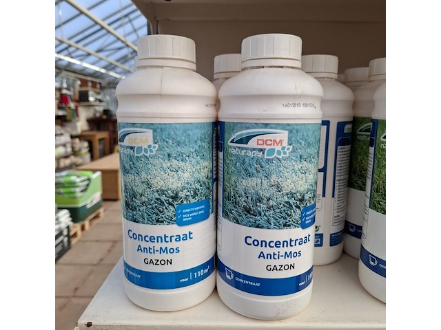 Assortiment bestrijdingsmiddelen o.a. dcm, pokon - afbeelding 18 van  19