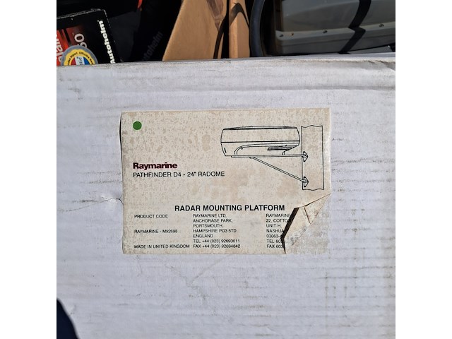 Assortiment boot navigatie benodigdheden en onderdelen o.a. raytheon, autohelm, garmin - afbeelding 10 van  26