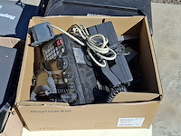 Assortiment boot navigatie en communicatie benodigdheden en onderdelen o.a. raymarine, raytheon - afbeelding 4 van  25