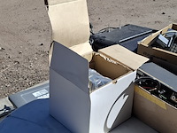 Assortiment boot navigatie en communicatie benodigdheden en onderdelen o.a. raymarine, raytheon - afbeelding 7 van  25
