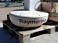 Assortiment boot navigatie en communicatie benodigdheden en onderdelen o.a. raymarine, raytheon - afbeelding 13 van  25
