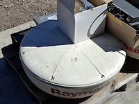 Assortiment boot navigatie en communicatie benodigdheden en onderdelen o.a. raymarine, raytheon - afbeelding 14 van  25