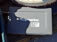 Assortiment boot navigatie en communicatie benodigdheden en onderdelen o.a. raymarine, raytheon - afbeelding 19 van  25