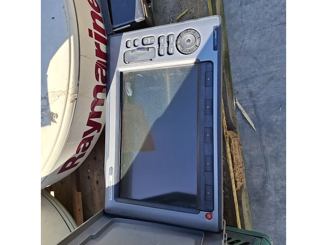 Assortiment boot navigatie en communicatie benodigdheden en onderdelen o.a. raymarine, raytheon - afbeelding 20 van  25