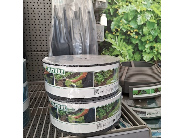 Assortiment borderbanden en planken o.a. nature, bellissa - afbeelding 27 van  28