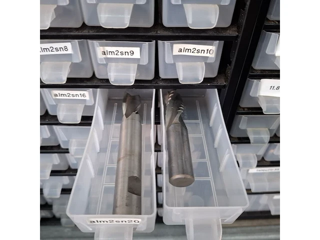 Assortiment boren en frezen - afbeelding 8 van  79
