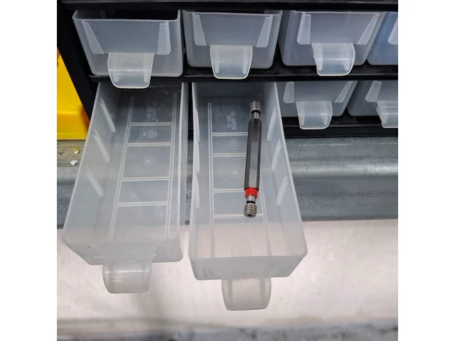 Assortiment boren en frezen - afbeelding 16 van  79