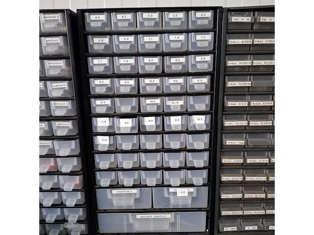Assortiment boren en frezen - afbeelding 17 van  79