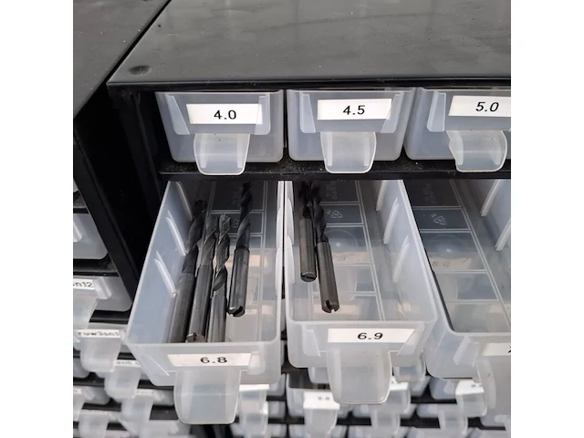 Assortiment boren en frezen - afbeelding 20 van  79