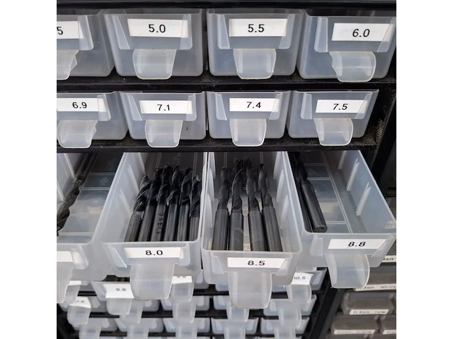 Assortiment boren en frezen - afbeelding 21 van  79