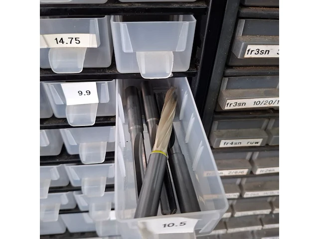 Assortiment boren en frezen - afbeelding 27 van  79