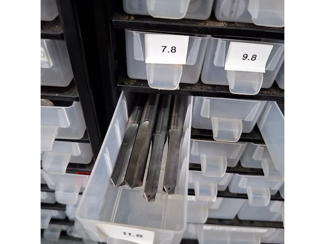 Assortiment boren en frezen - afbeelding 28 van  79