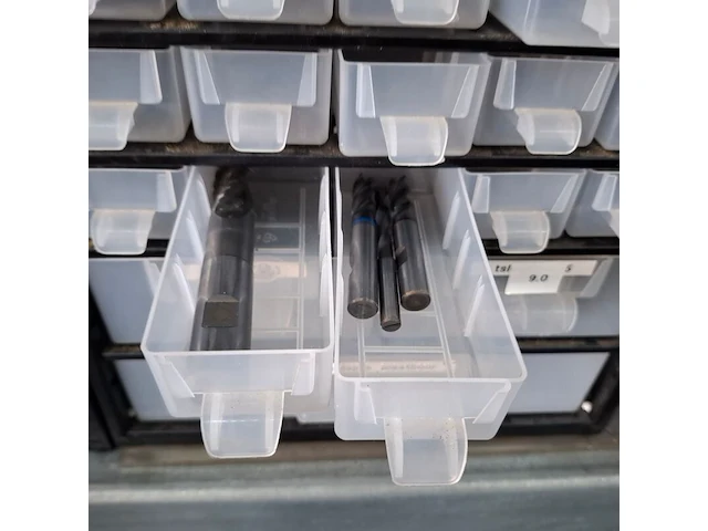 Assortiment boren en frezen - afbeelding 29 van  79