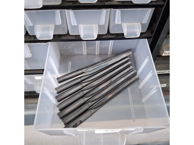 Assortiment boren en frezen - afbeelding 31 van  79