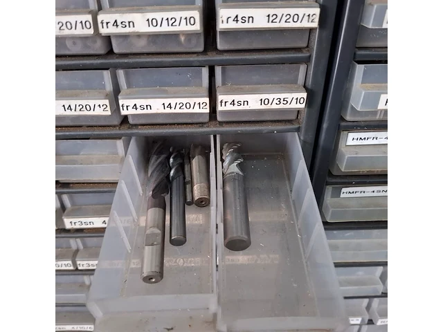 Assortiment boren en frezen - afbeelding 40 van  79