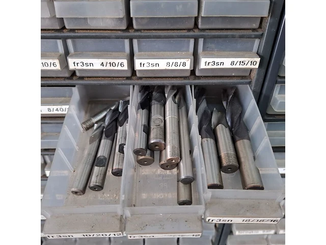 Assortiment boren en frezen - afbeelding 42 van  79