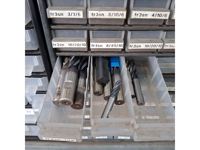 Assortiment boren en frezen - afbeelding 44 van  79