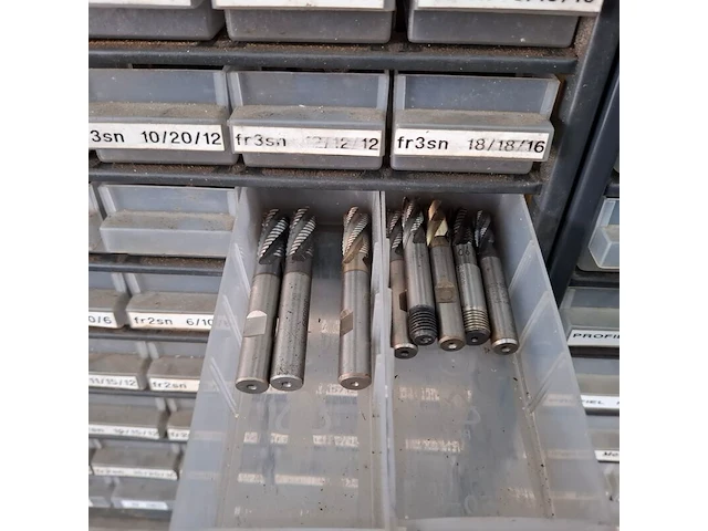 Assortiment boren en frezen - afbeelding 46 van  79