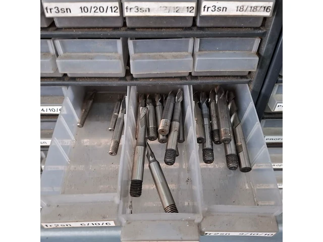 Assortiment boren en frezen - afbeelding 47 van  79